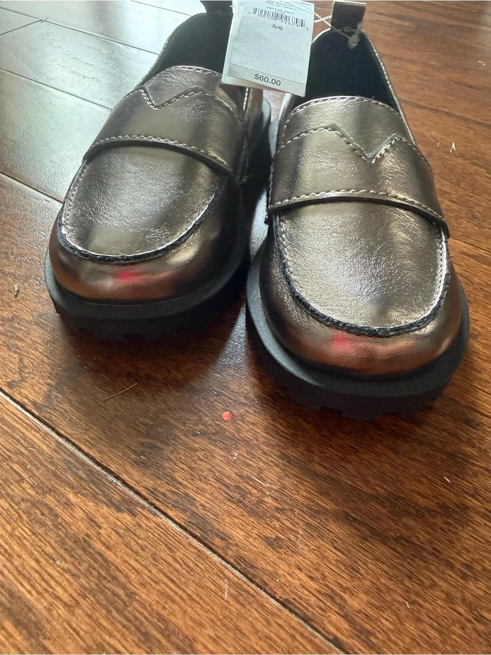 Banana Republic Factory Kids Metallic Pewter Loafers size 5/6